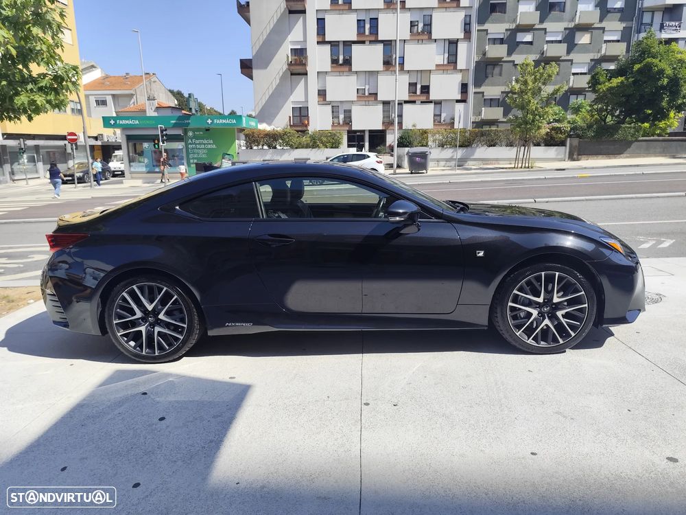 Lexus RC 300h Black Edition - 13