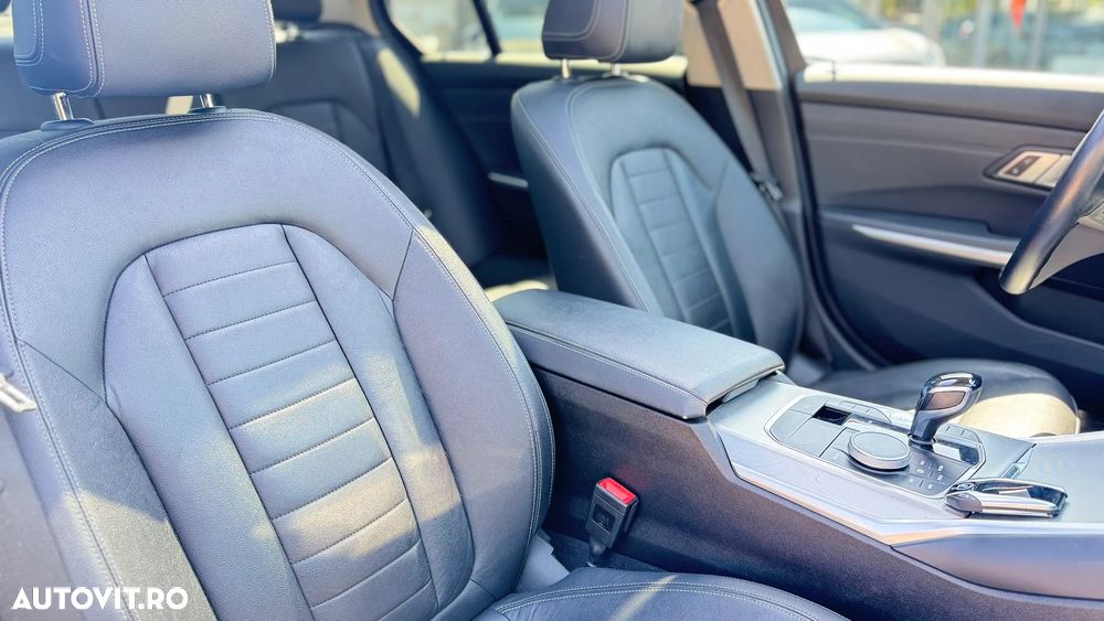 BMW Seria 3 320i xDrive AT - 11