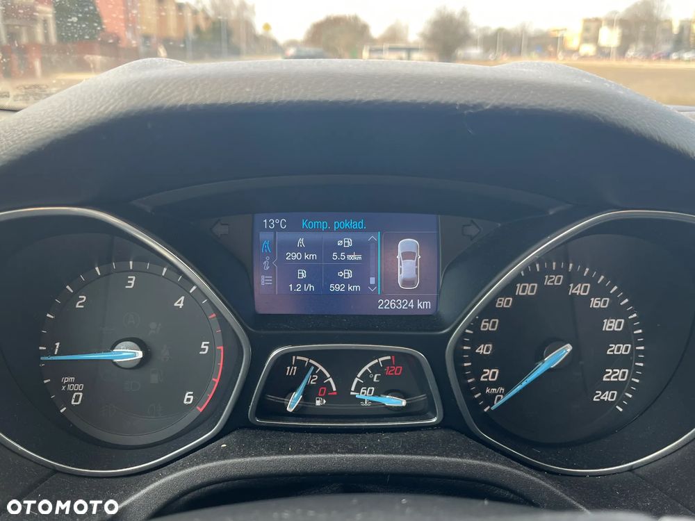 Ford Focus 1.6 TDCi DPF Start-Stopp-System SYNC Edition - 6