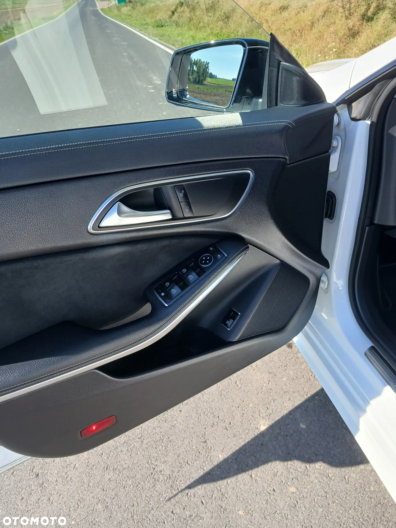 Mercedes-Benz CLA 200 7G-DCT AMG Line - 12