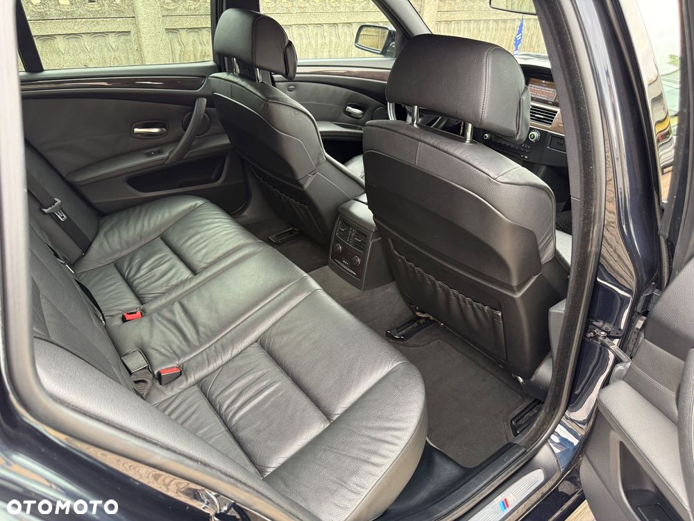 BMW Seria 5 530d - 32