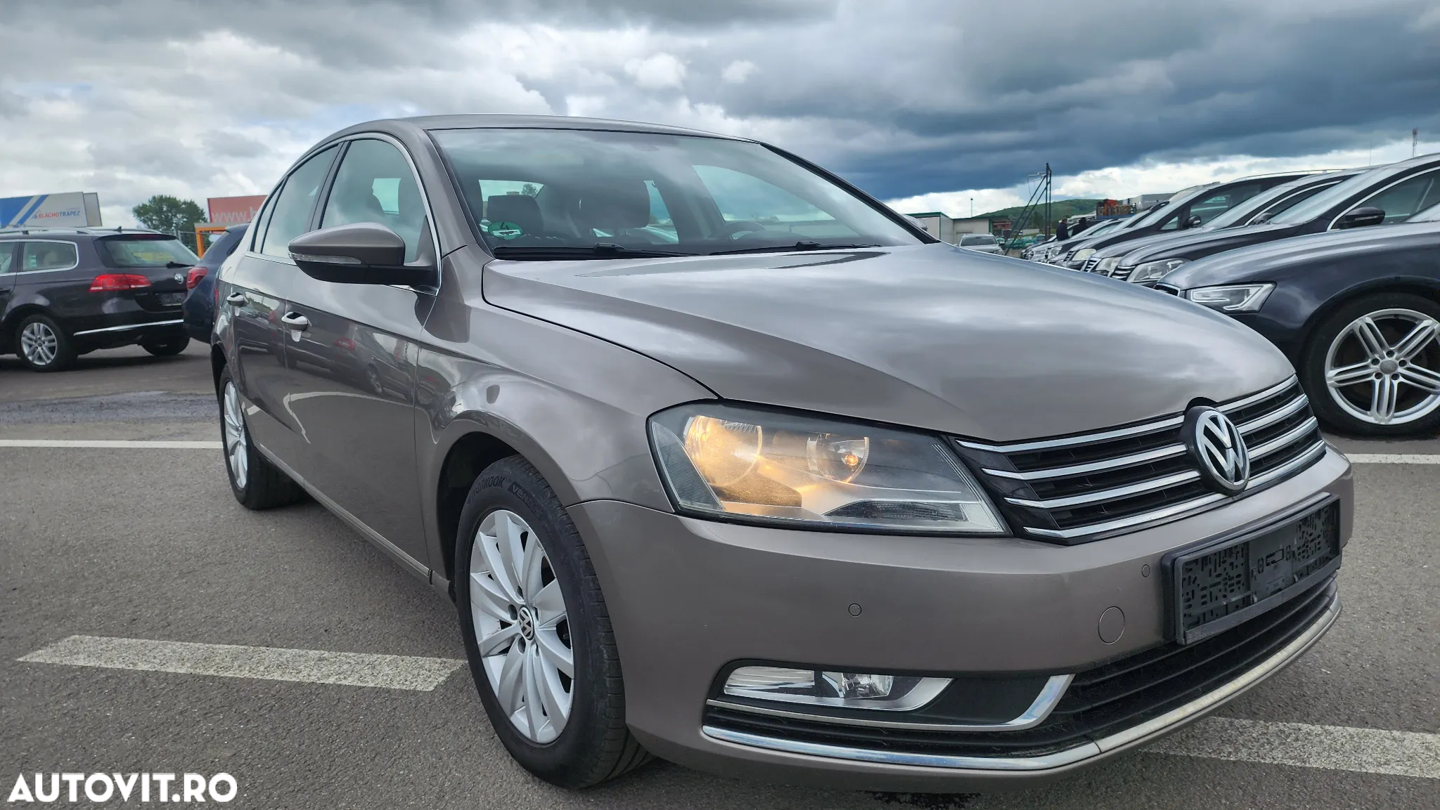 Volkswagen Passat - 2