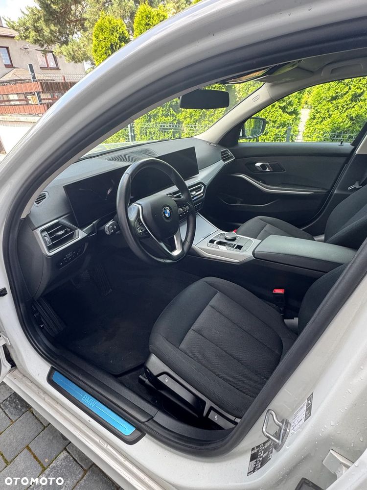 BMW Seria 3 318i - 8