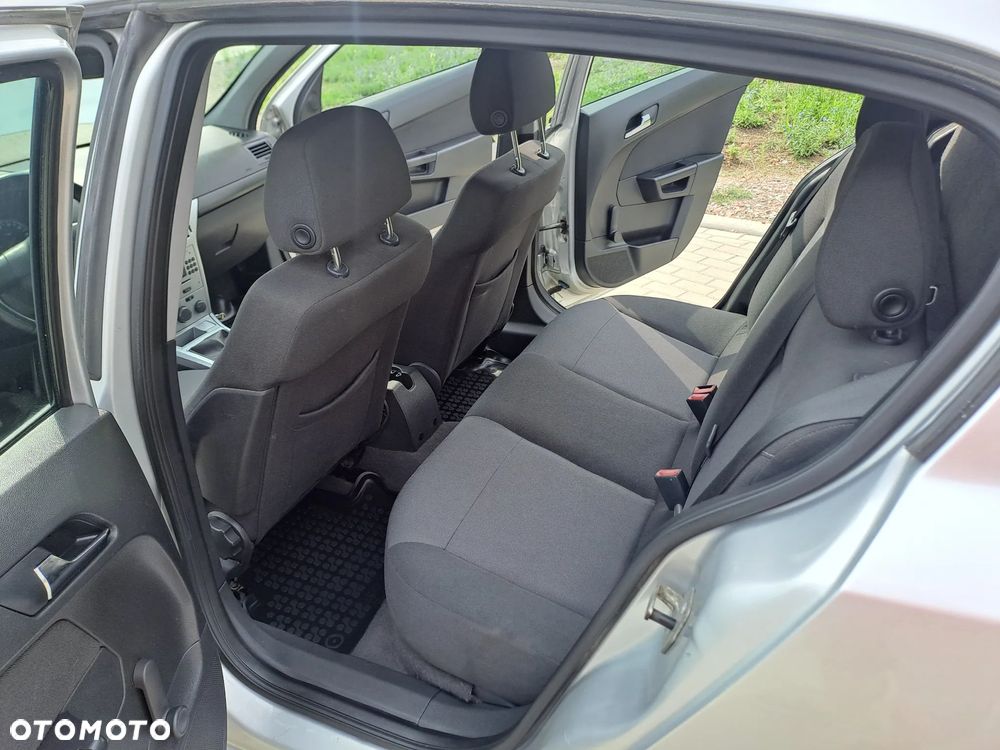 Opel Astra 1.6 Enjoy EU6 - 9