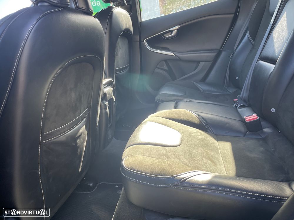 Volvo V40 2.0 D2 R-Design - 11