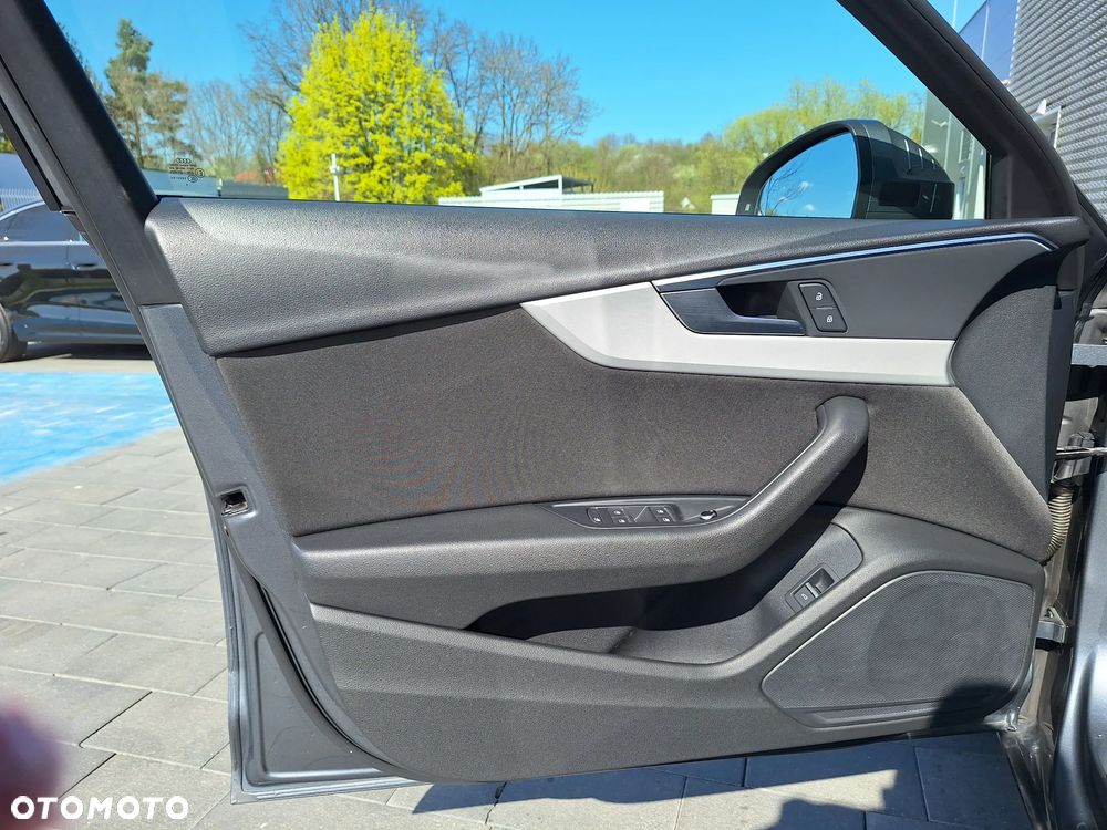 Audi A4 Avant 2.0 TDI S tronic - 16