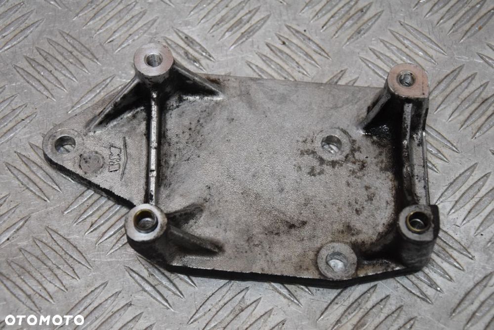 JEEP GRAND CHEROKEE WJ 3.1 TD ŁAPA SPRĘŻARKI KLIMATYZACJI - 2