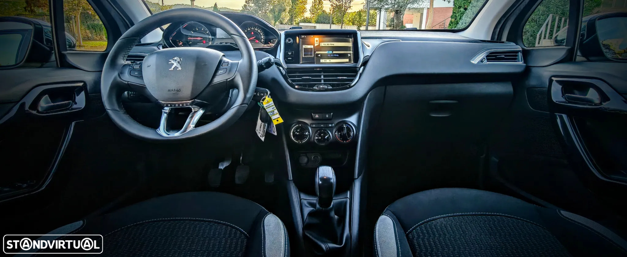 Peugeot 208 1.2 PureTech Style - 10