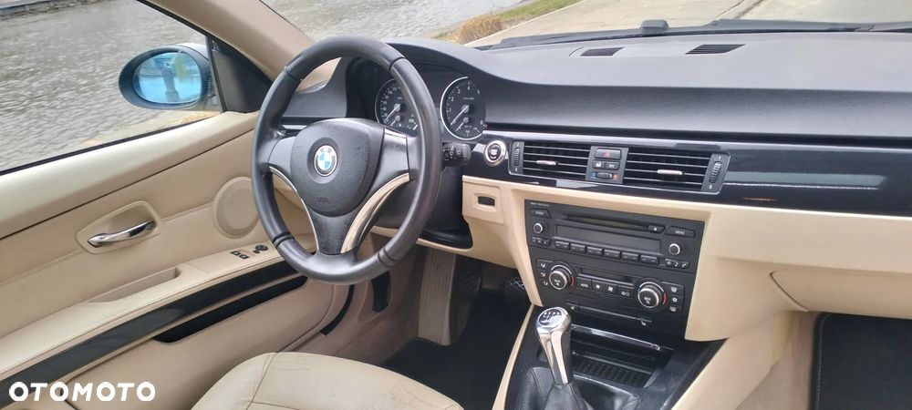 BMW Seria 3 325i - 8