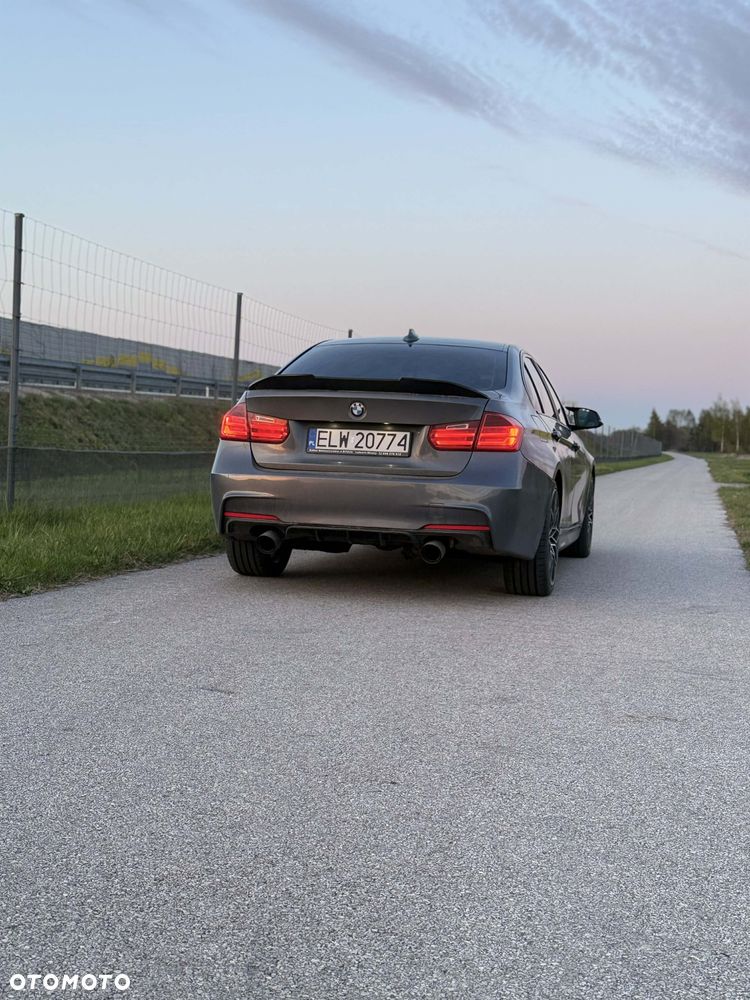 BMW Seria 3 320i - 3