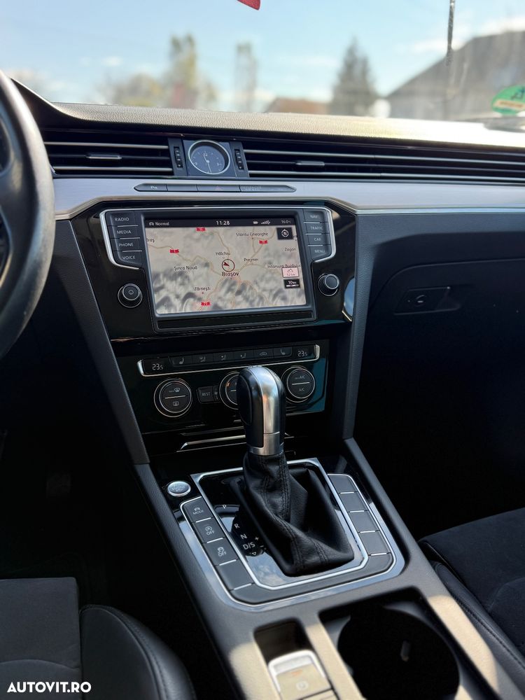 Volkswagen Passat 2.0 TDI DSG Highline - 3