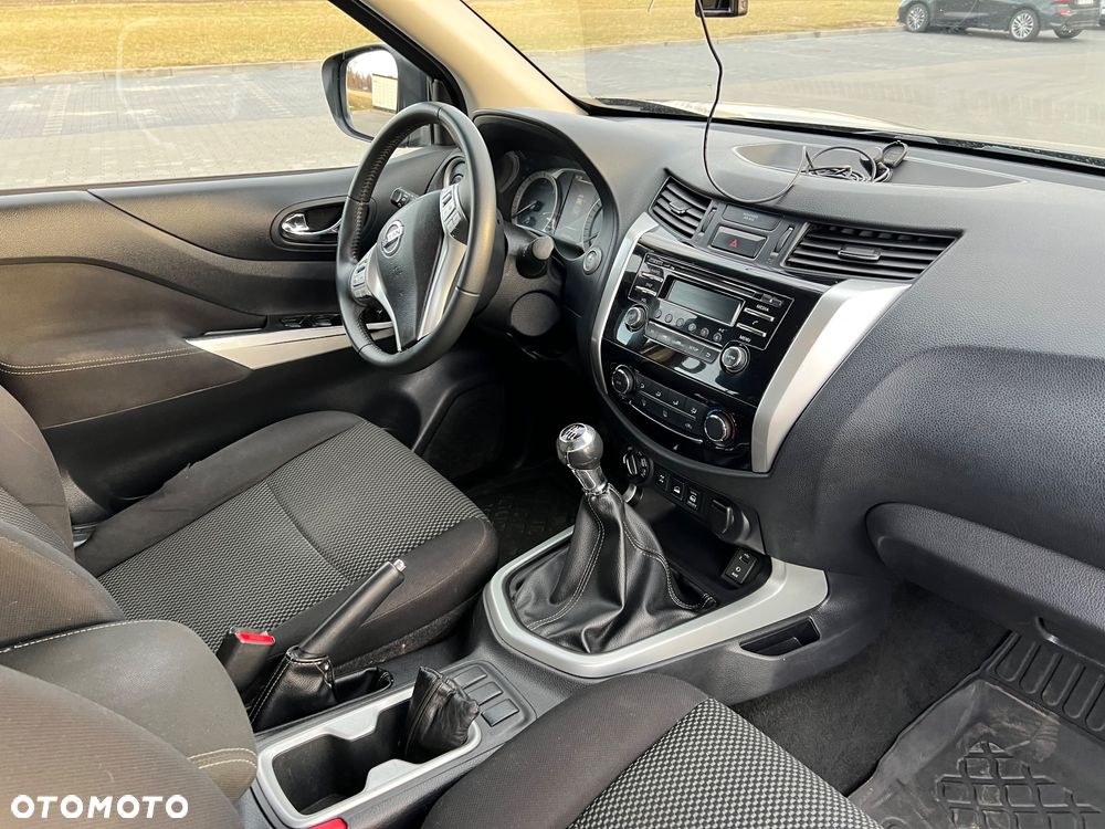 Nissan NP300 Pickup - 21