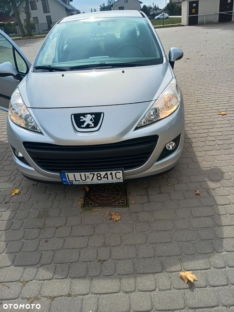 Peugeot 207 - 8