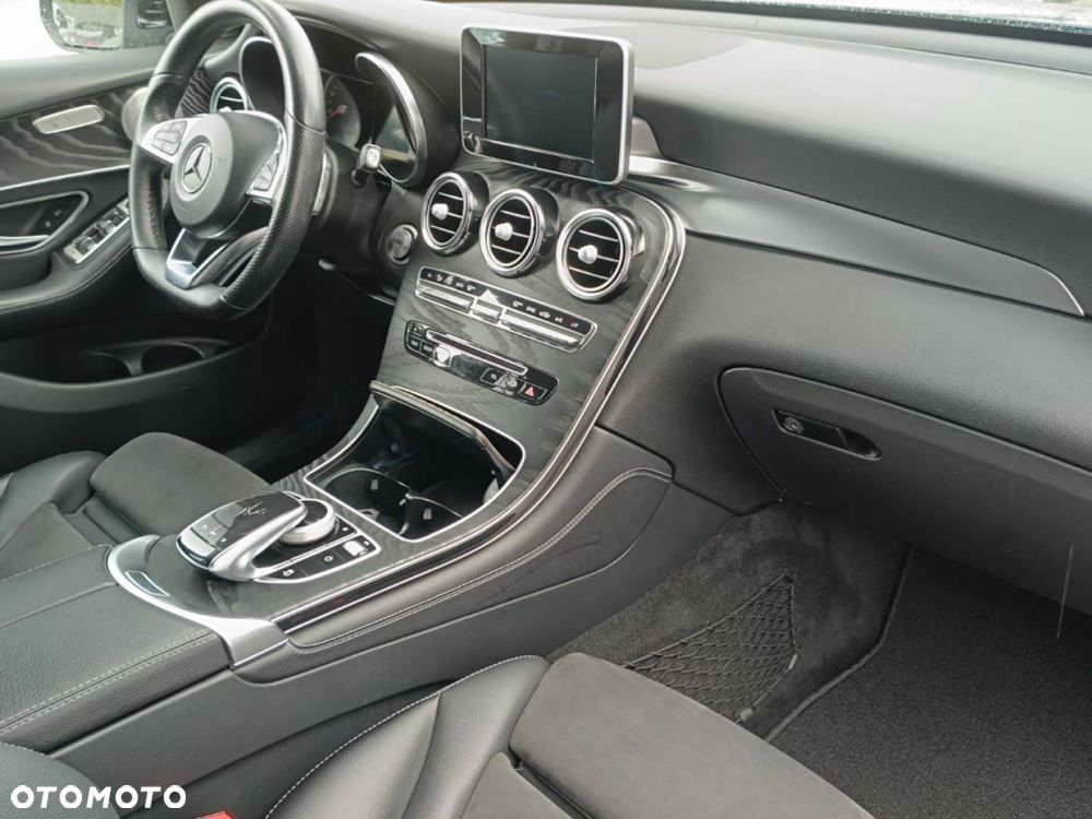 Mercedes-Benz GLC - 27
