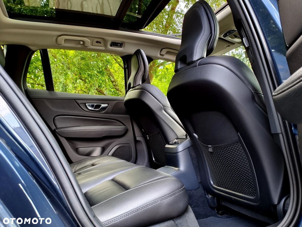 Volvo V60 T8 AWD Twin Engine Geartronic Inscription - 7