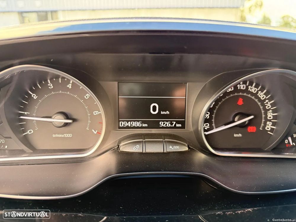 Peugeot 2008 1.2 PureTech Style - 8