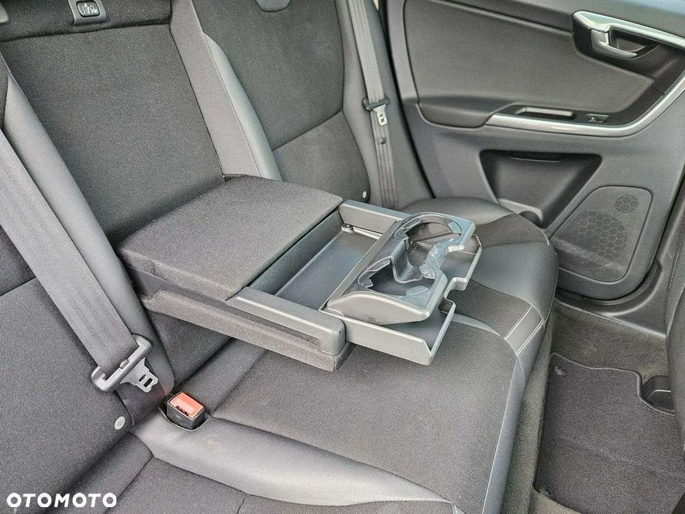 Volvo XC 60 D3 Momentum - 16