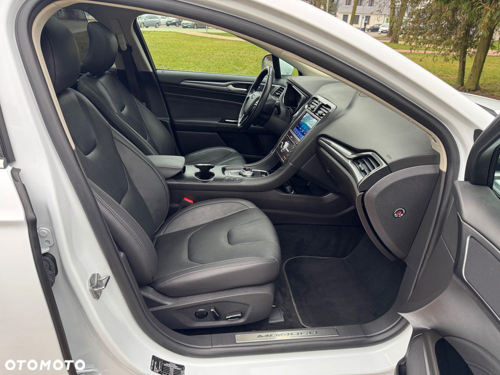 Ford Mondeo 2.0 TDCi Titanium PowerShift - 29