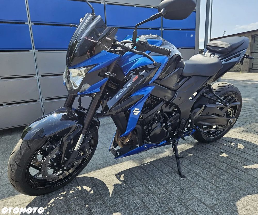 Suzuki GSX - 1