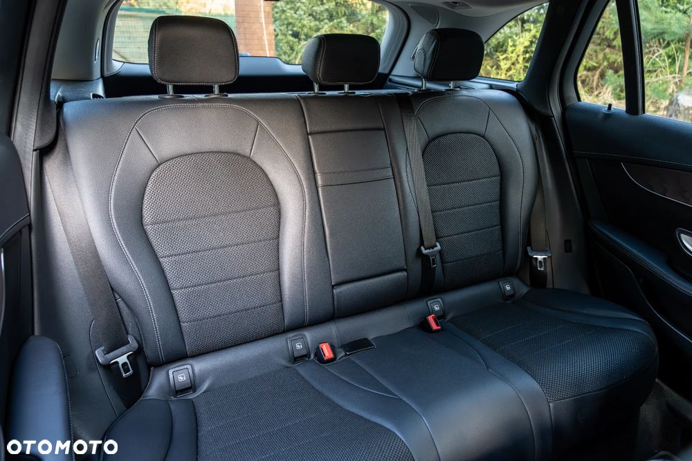 Mercedes-Benz GLC - 39