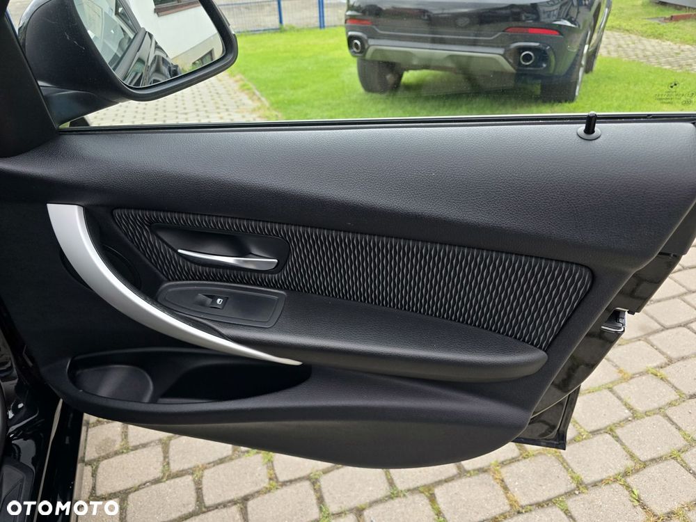 BMW Seria 3 318d - 24