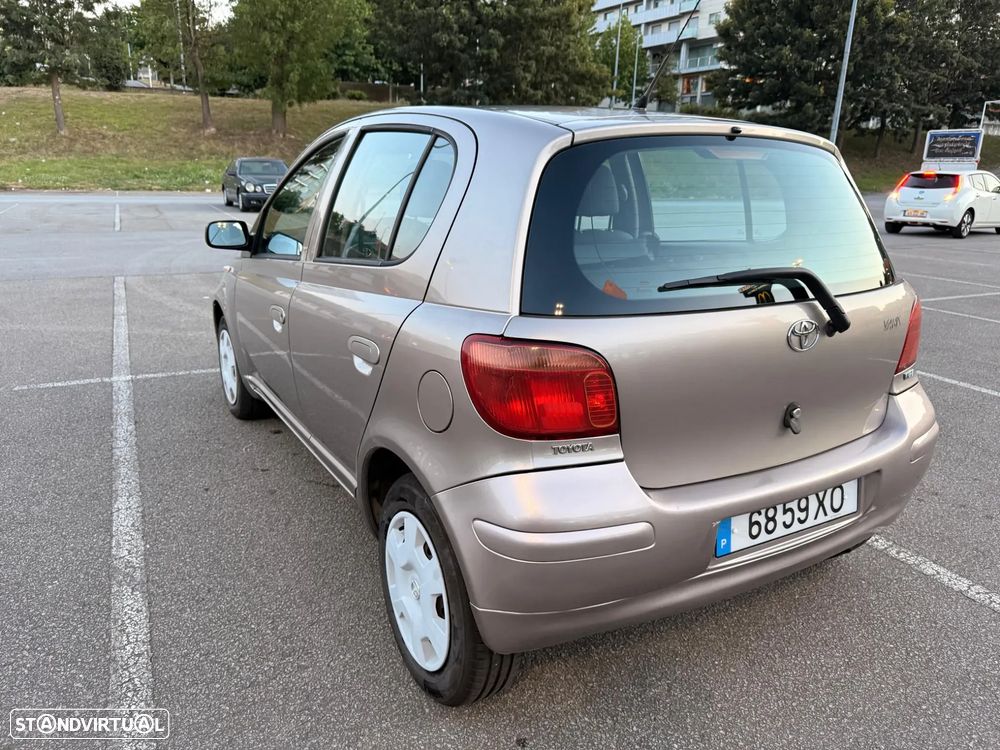 Toyota Yaris 1.0 Sol AC - 6