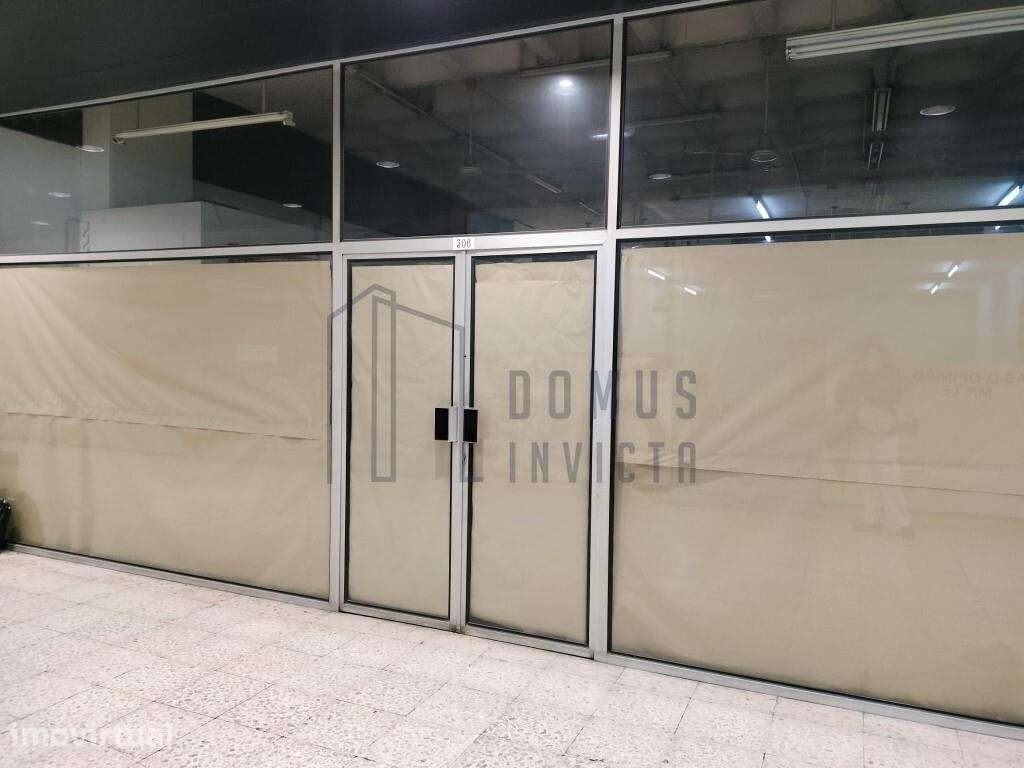 Loja para arrendamento na Rotunda da Boavista - Grande imagem: 2/8
