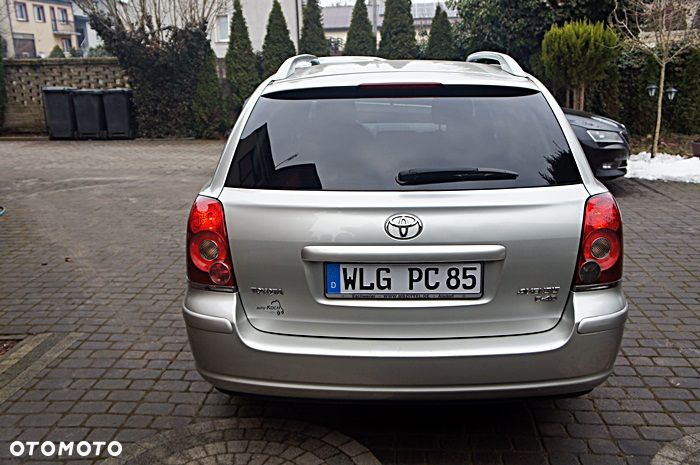 Toyota Avensis 2.2 D-CAT Sol - 23