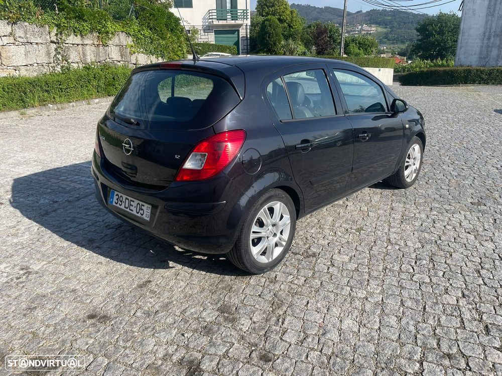 Opel Corsa 1.2 Cosmo - 2