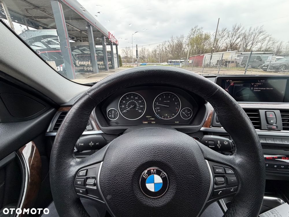BMW Seria 3 328i xDrive Luxury Line - 19