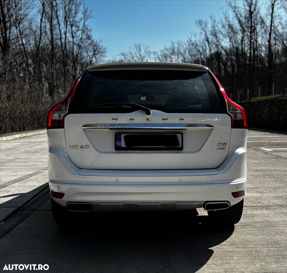 Volvo XC 60 D5 AWD Geartronic Momentum - 4