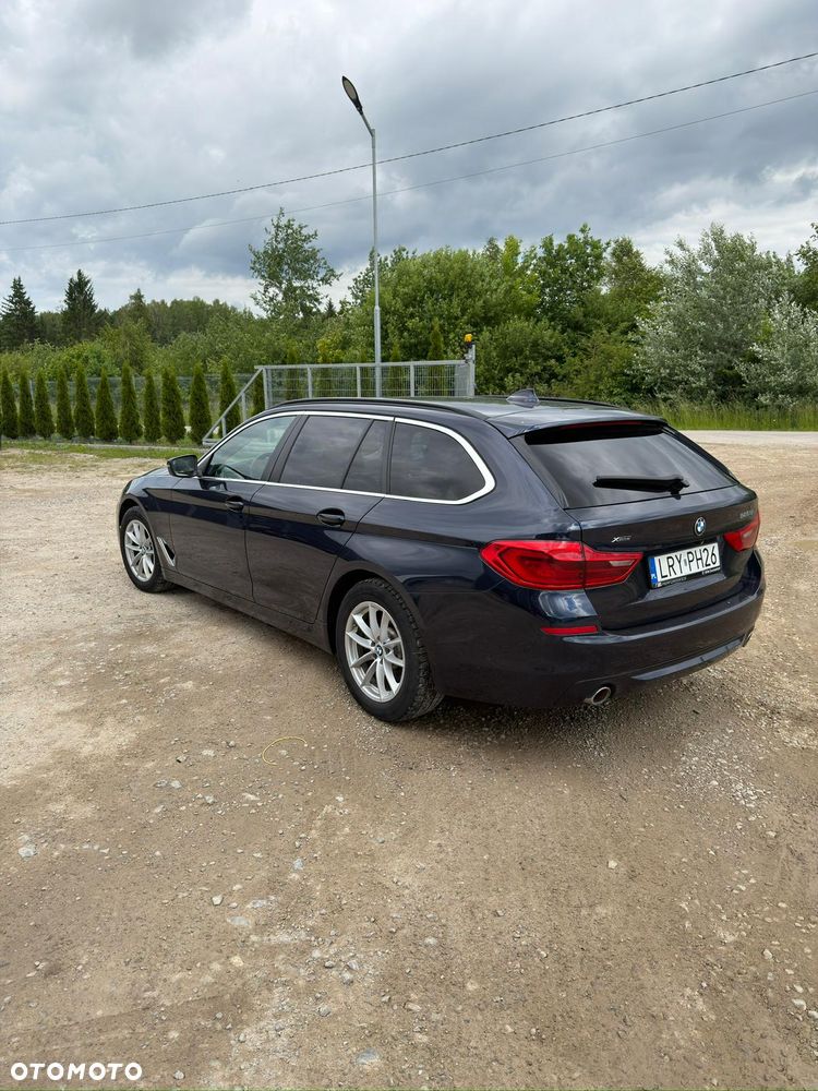 BMW Seria 5 520d xDrive - 7