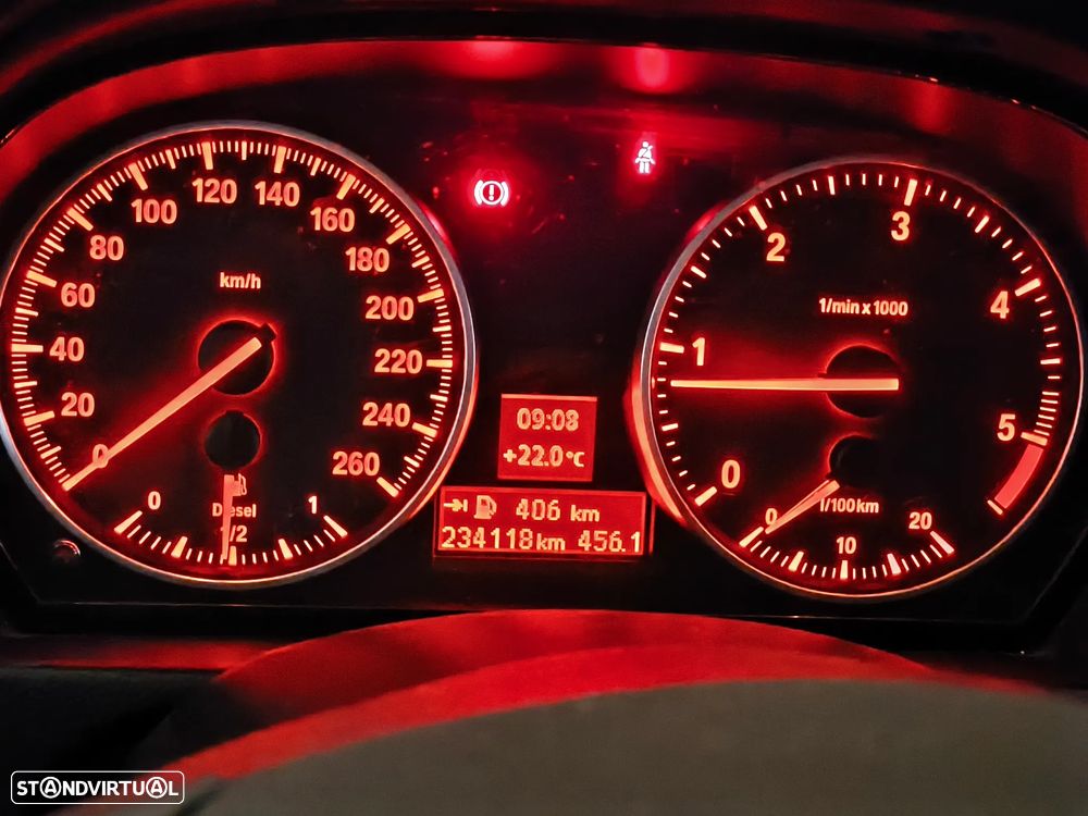 BMW 318 d LifeStyle - 10