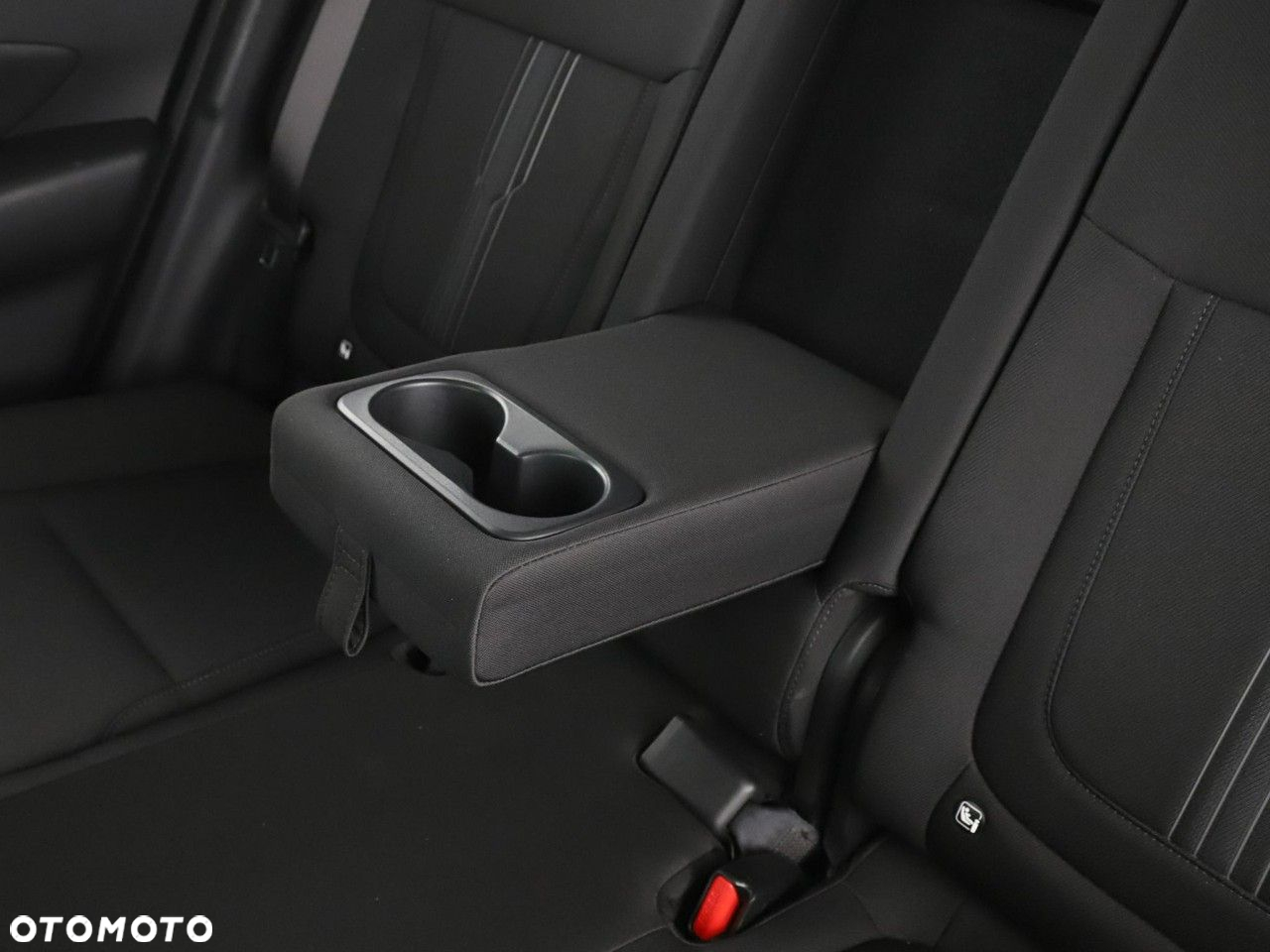 Hyundai Tucson 1.6 T-GDi HEV Executive 2WD - 38