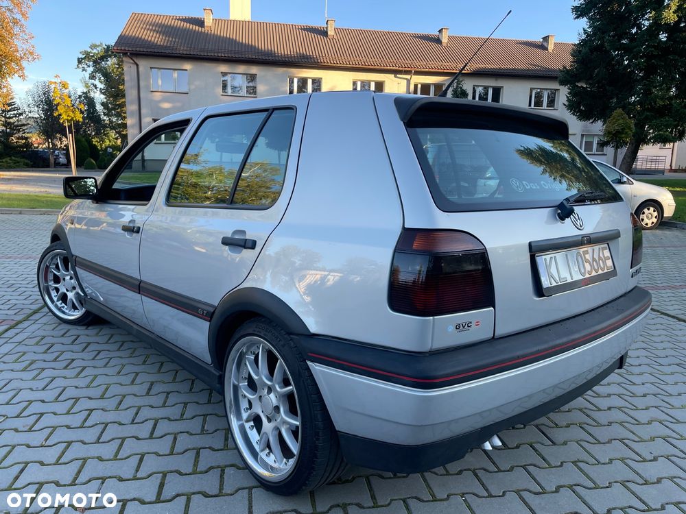 Volkswagen Golf - 2