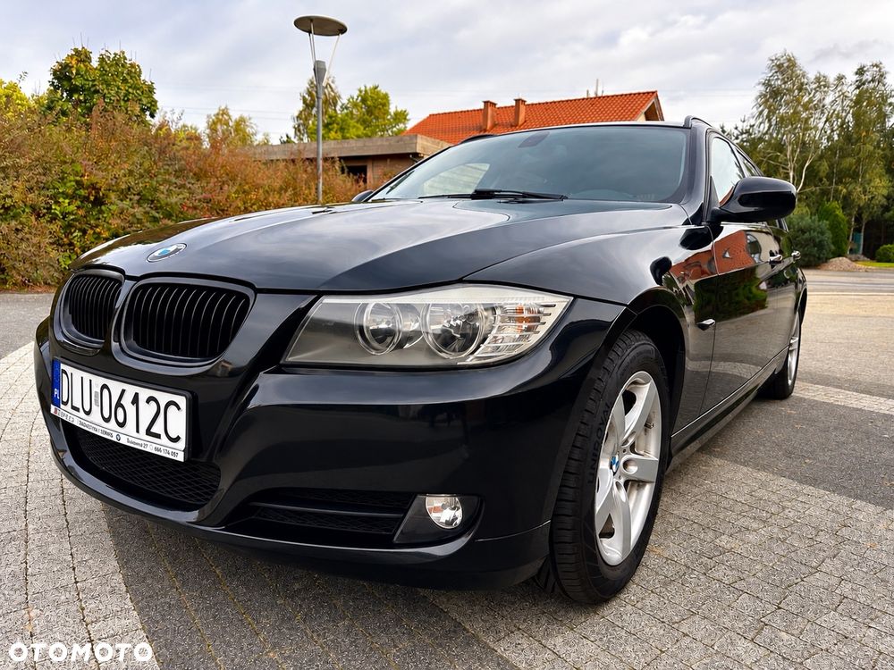 BMW Seria 3 2012 photo 2
