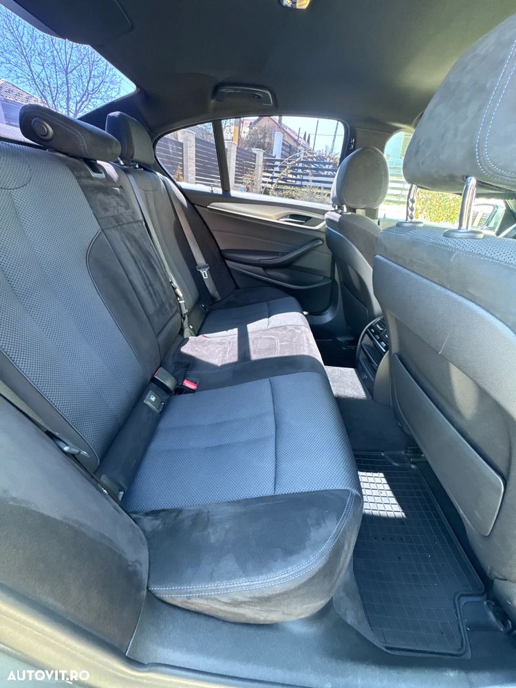 BMW Seria 5 520d xDrive AT - 13