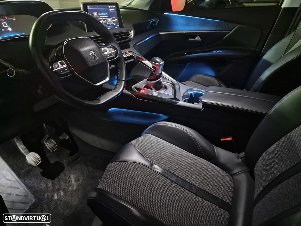 Peugeot 3008 PureTech 130 Stop & Start GPF Allure - 58