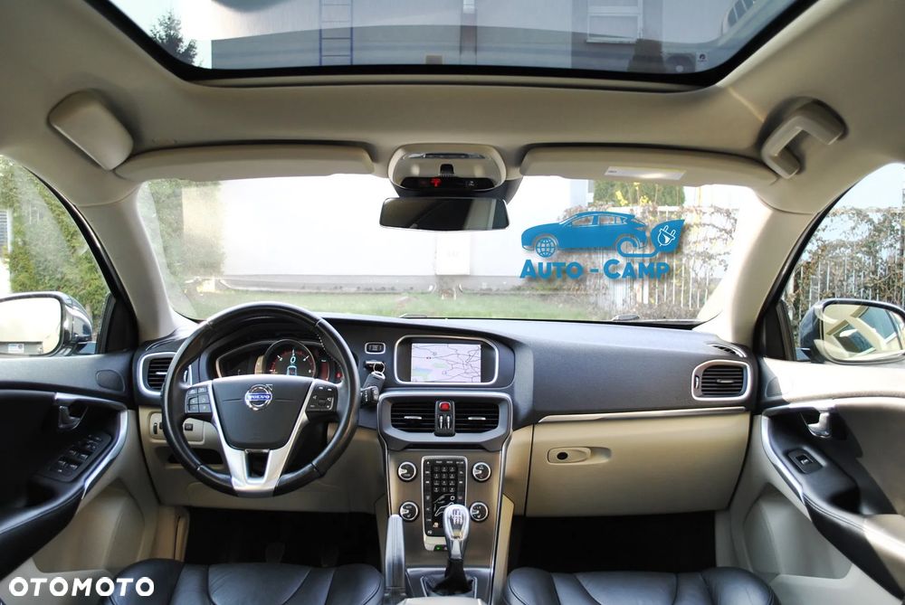 Volvo V40 D2 Summum - 2