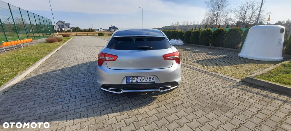 Citroën DS5 e-HDi 115 EGS6 Chic - 4