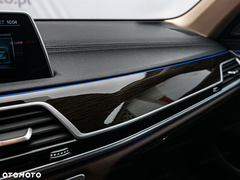 BMW Seria 7 740d xDrive - 28