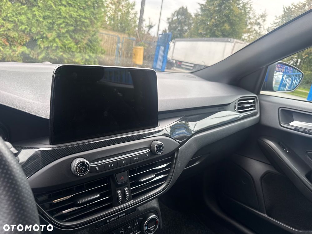 Ford Focus 1.5 EcoBlue Start-Stopp-System ST-LINE - 32
