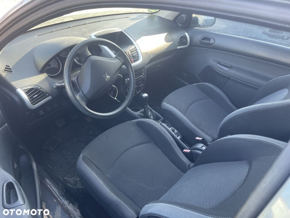 Peugeot 206 plus - 6