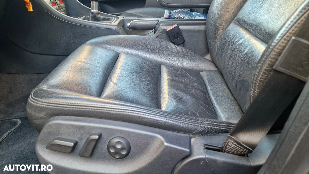 Audi A4 1.8 T quattro - 11