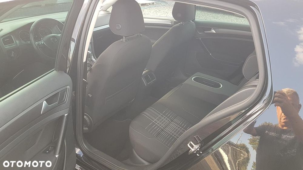 Volkswagen Golf 2.0 TDI BlueMotion Technology DSG Lounge - 23