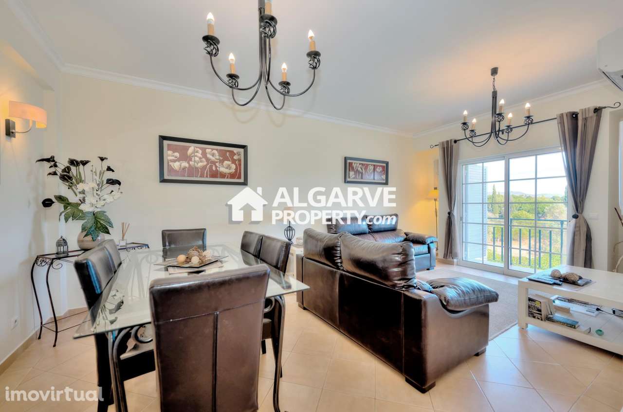Espaçoso apartamento T2 perto de vários campos de golfe em Vilamoura, - Grande imagem: 2/19