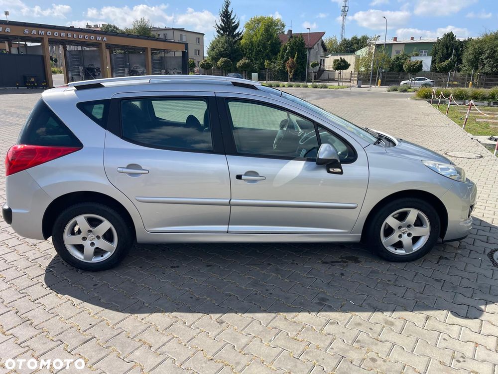 Peugeot 207 1.4 - 9