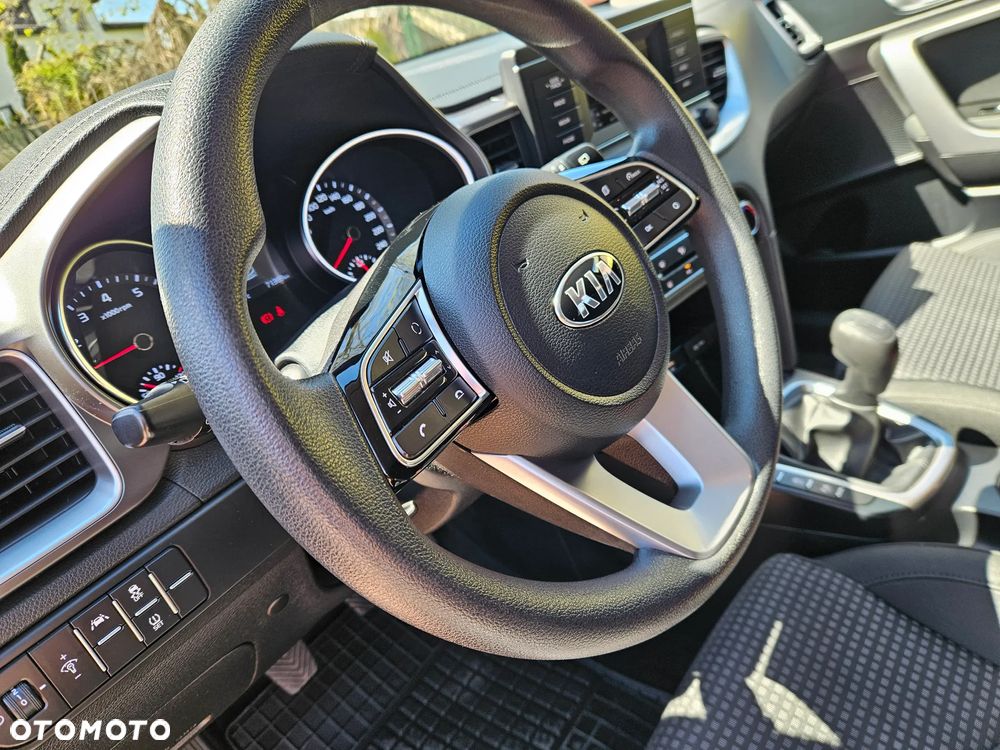 Kia Ceed - 11