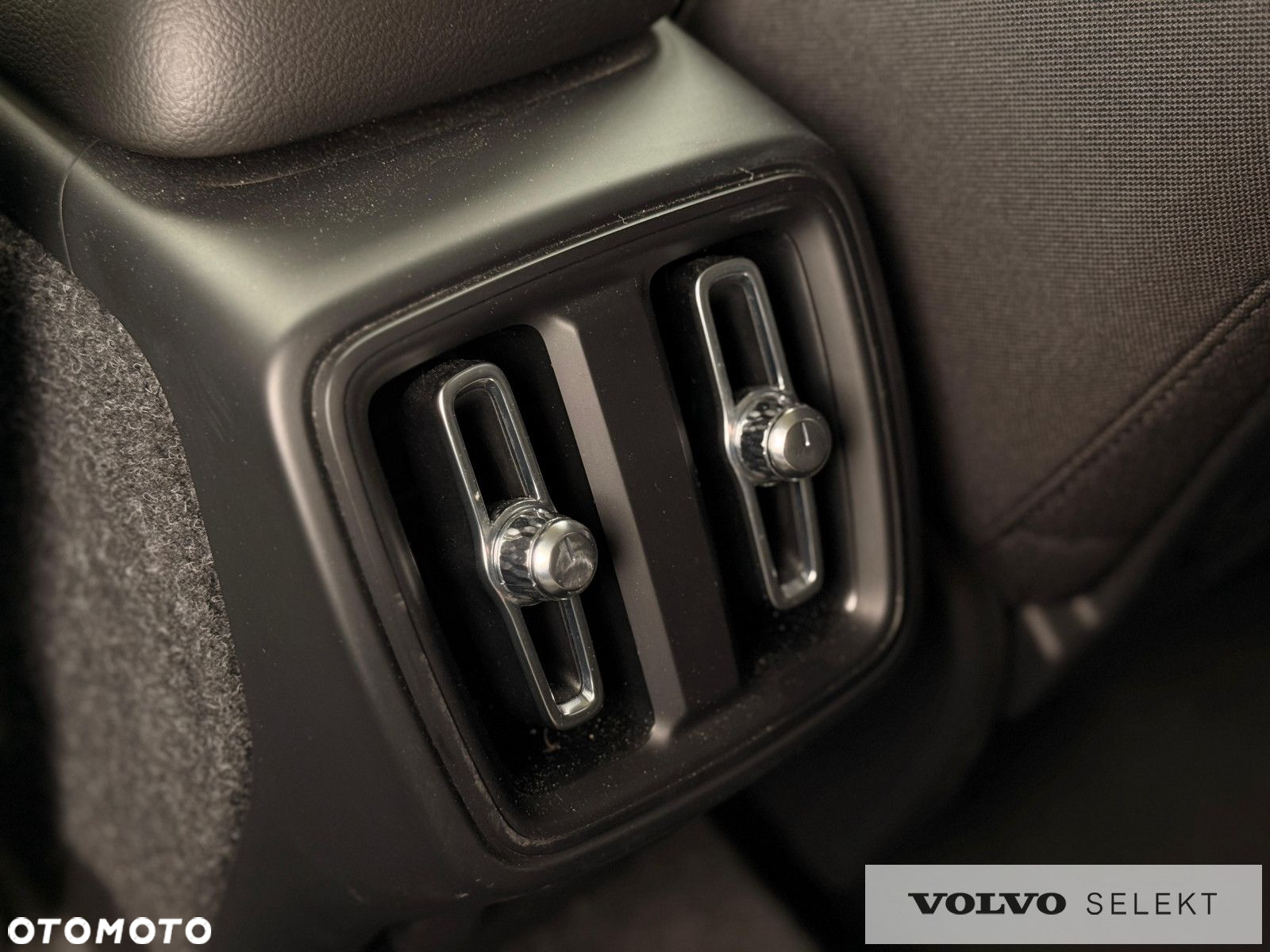Volvo XC 40 - 24