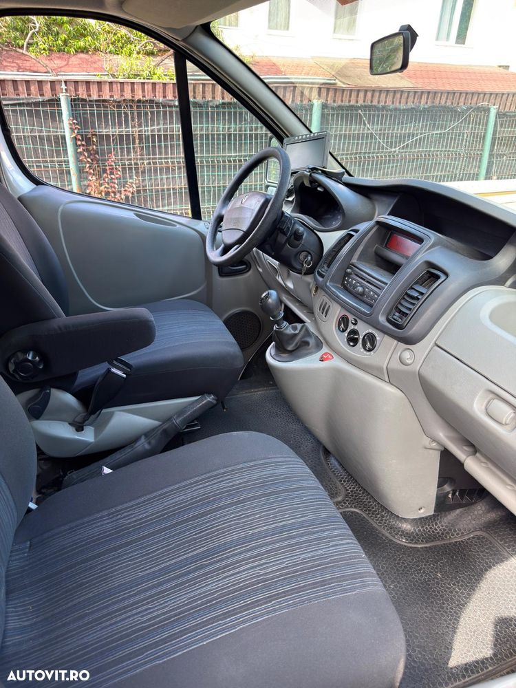 Renault TRAFIC - 8